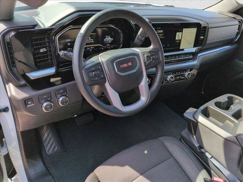 Used 2025 GMC Sierra 1500 Elevation AWD/4WD image 10
