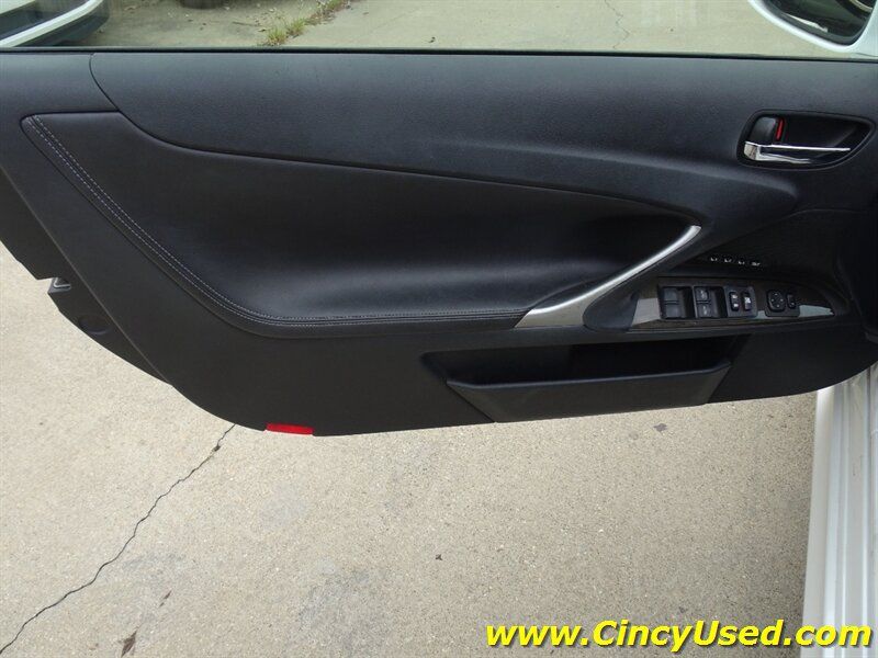Used 2010 Lexus IS 250C w/ Luxury Pkg RWD image 34