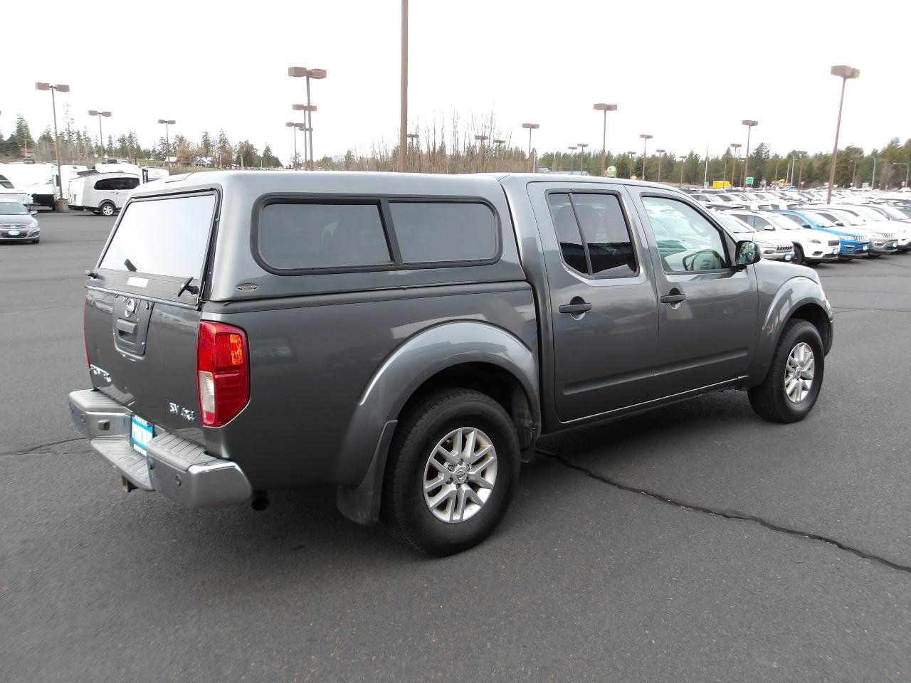 Used 2016 Nissan Frontier SV AWD/4WD image 5