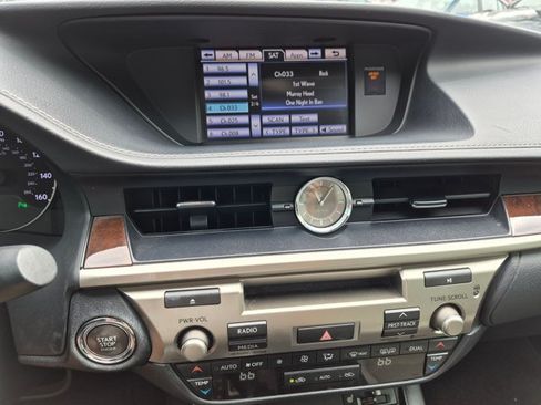 Used 2013 Lexus ES 350 w/ Premium Pkg FWD image 12