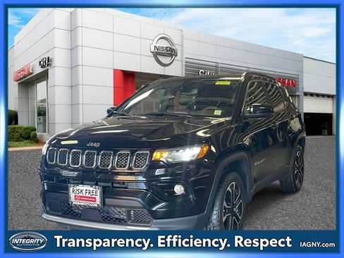 Used 2023 Jeep Compass Limited AWD/4WD image 4