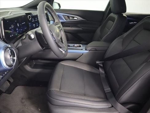 New 2024 Chevrolet Equinox EV LT image 14