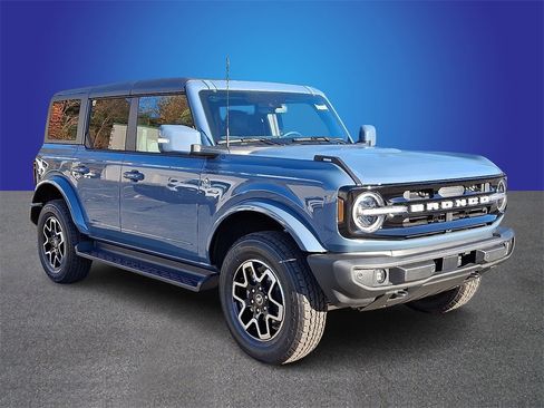 New 2025 Ford Bronco Outer Banks image 2