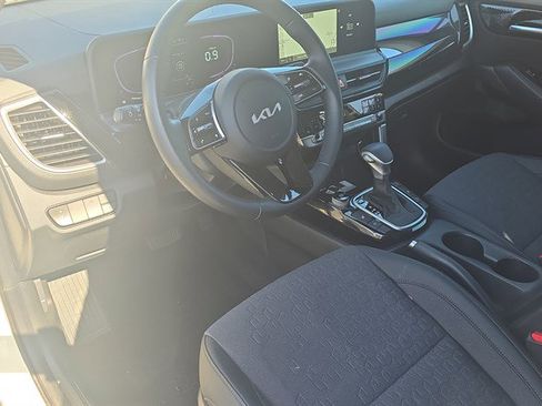 Used 2025 Kia Seltos S AWD/4WD image 8