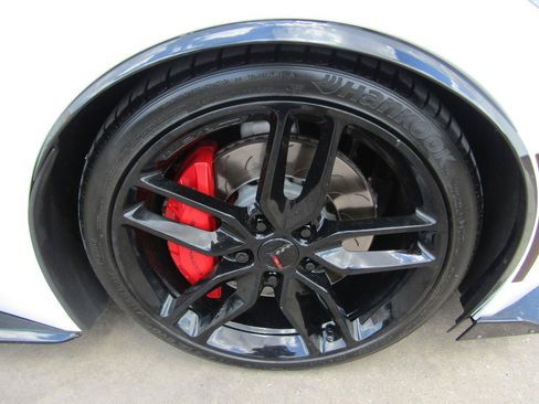 Used 2015 Chevrolet Corvette Stingray Coupe w/ 2LT Preferred Equipment Group RWD image 10