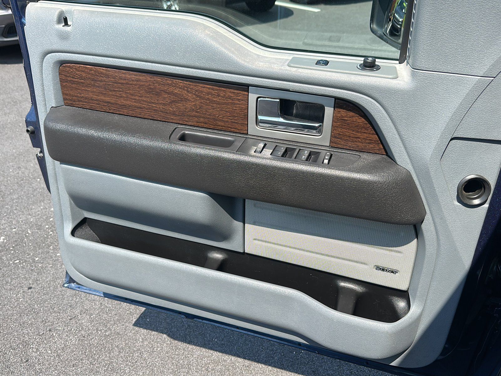 Used 2013 Ford F150 Lariat w/ Luxury Equipment Group RWD image 18