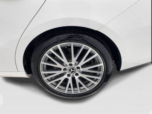 Used 2025 Mercedes-Benz CLA 250 4MATIC image 12