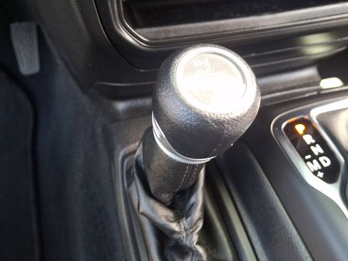 Used 2022 Jeep Wrangler Sport AWD/4WD image 24