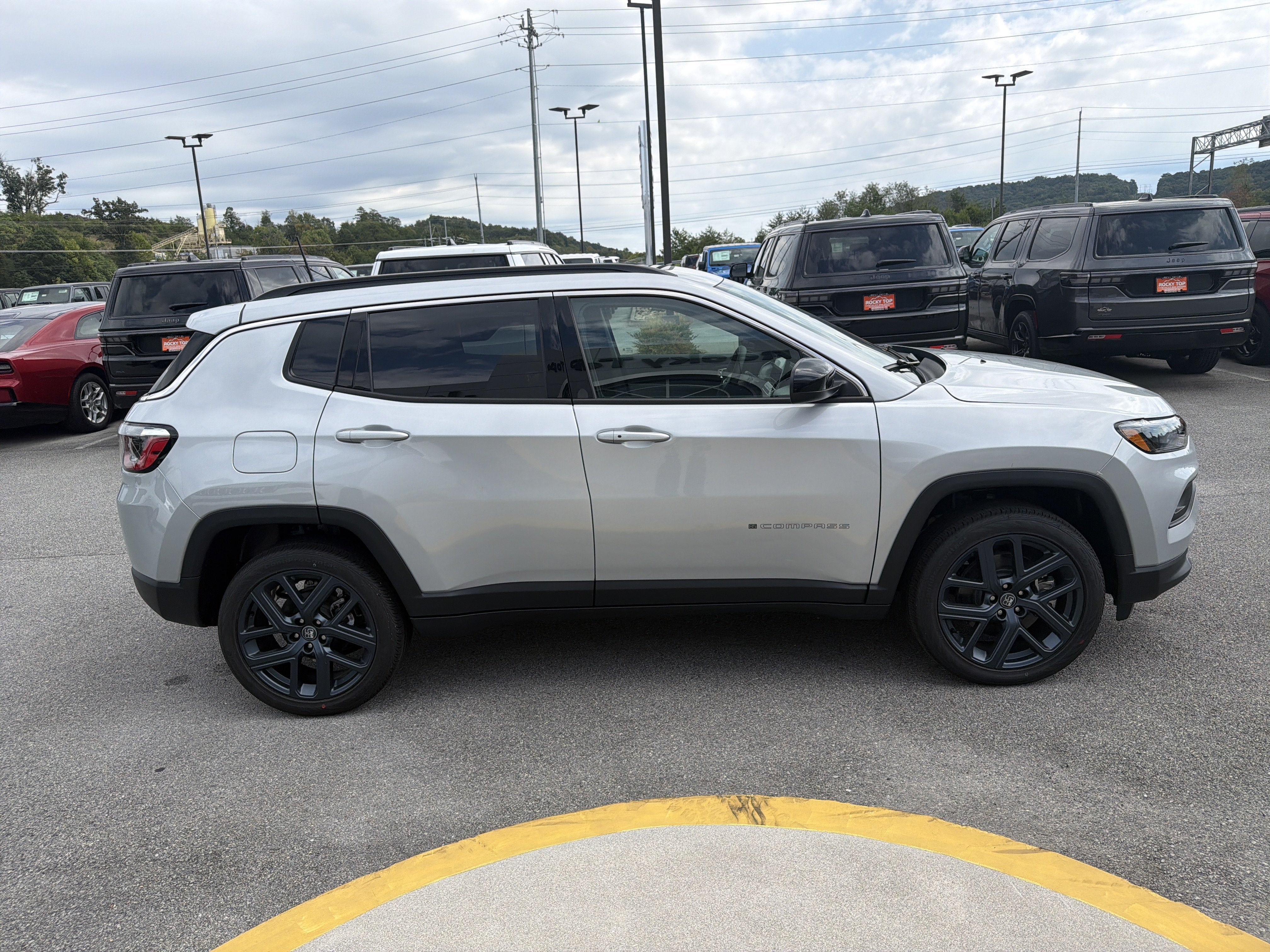 New 2026 Jeep Compass Latitude AWD/4WD image 5