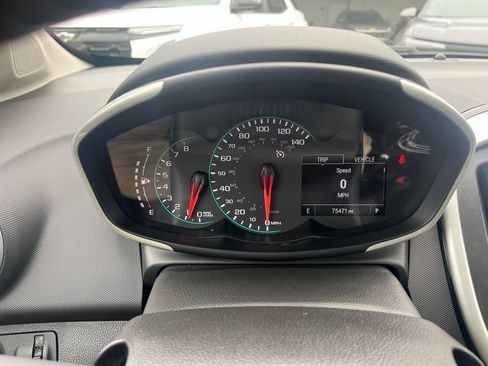 Used 2017 Chevrolet Sonic LT w/ Fun and Sun Package FWD image 11