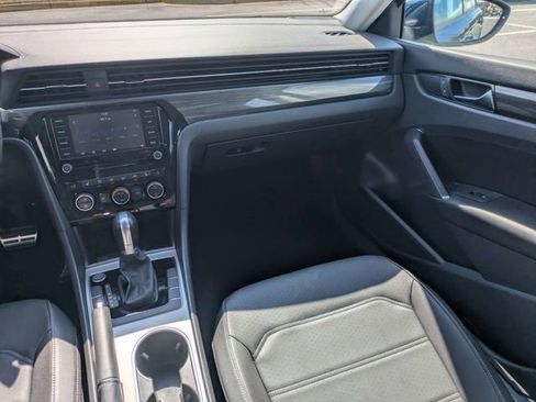 Used 2020 Volkswagen Passat 2.0T R-Line image 16