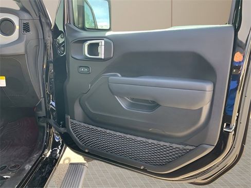 New 2024 Jeep Wrangler Unlimited Sport image 31