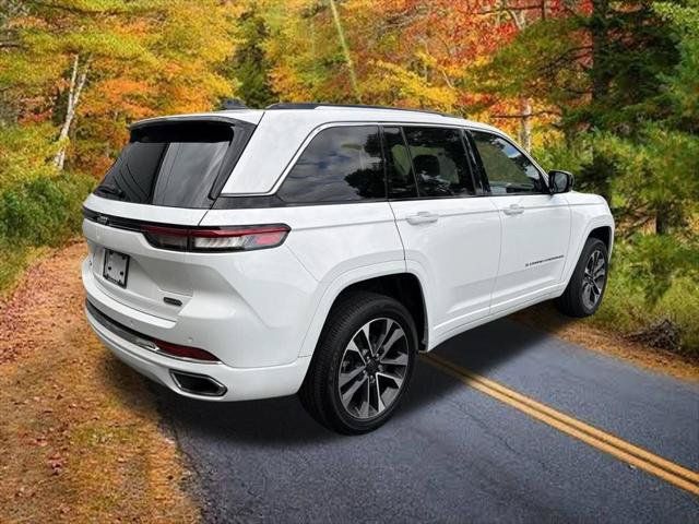 Certified 2023 Jeep Grand Cherokee Overland AWD/4WD image 3