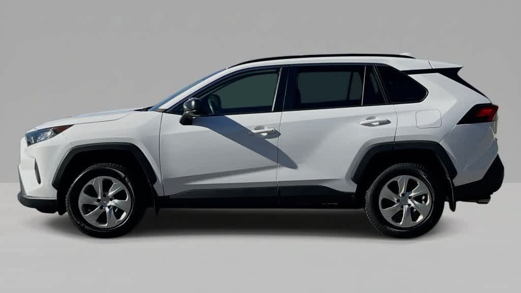 Used 2019 Toyota RAV4 LE FWD image 5