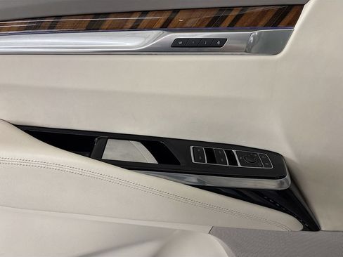 Used 2025 Cadillac Escalade Sport Platinum w/ LPO, Floor Liner Package AWD/4WD image 30