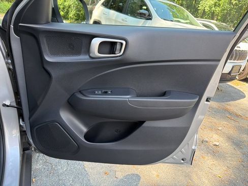 Certified 2023 Hyundai Venue SEL FWD image 10