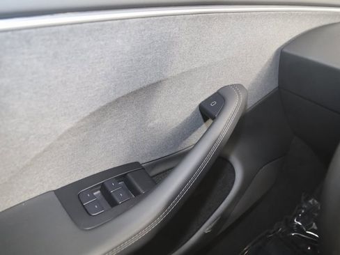 Used 2024 Tesla Model 3 Standard Range image 28