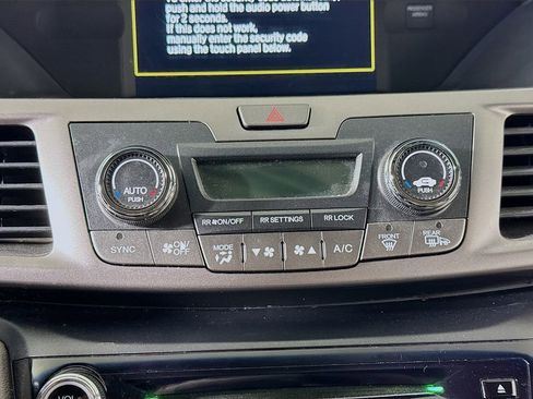 Used 2016 Honda Odyssey SE image 15