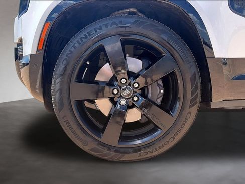 Certified 2025 Land Rover Defender 130 X-Dynamic SE AWD/4WD image 8