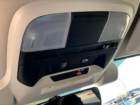 Used 2019 Subaru Crosstrek 2.0i w/ Eyesight System image 30