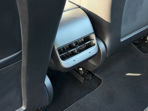 Used 2021 Tesla Model 3 Long Range image 23