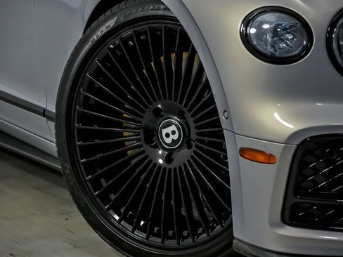 Used 2022 Bentley Flying Spur V8 AWD/4WD image 4