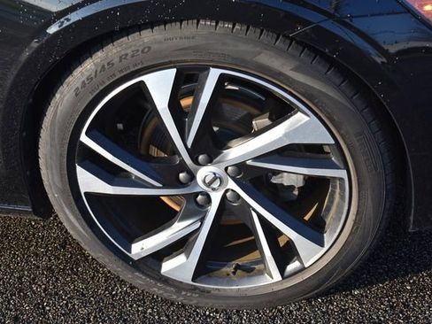 Used 2022 Volvo S60 B5 Momentum w/ Premium Package image 11