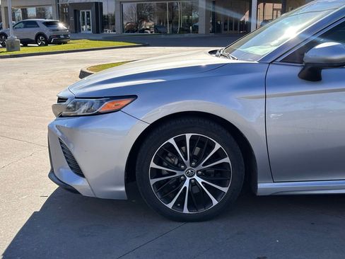 Used 2018 Toyota Camry SE image 8