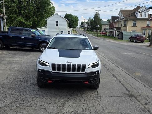 Used 2019 Jeep Cherokee Trailhawk AWD/4WD image 3
