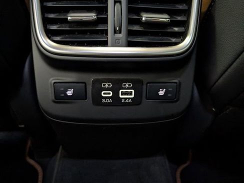 Used 2023 Subaru Outback Touring image 11