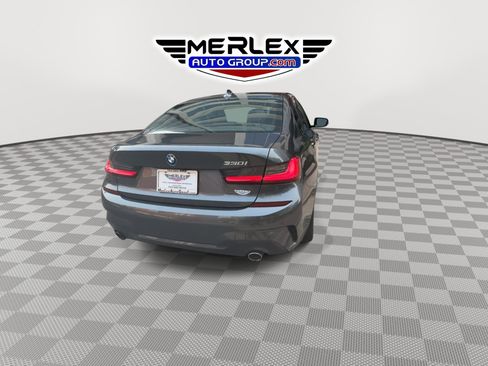 Used 2021 BMW 330i Sedan w/ M Sport Package RWD image 7