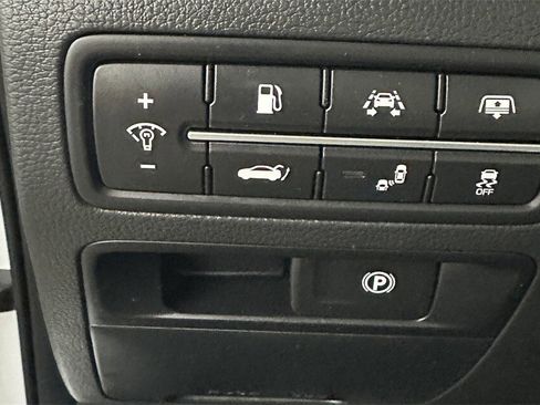 Used 2018 Genesis G80 3.3T Sport image 15