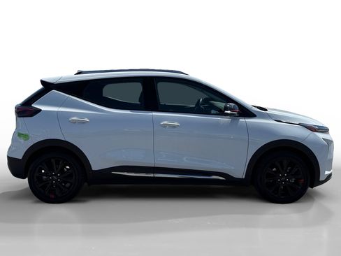Used 2023 Chevrolet Bolt EUV Premier w/ Sun & Sound Package FWD image 6