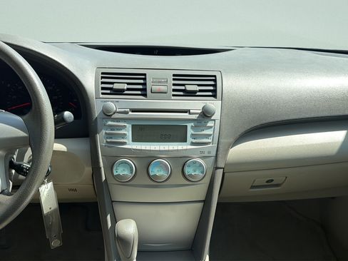 Used 2007 Toyota Camry LE FWD image 12
