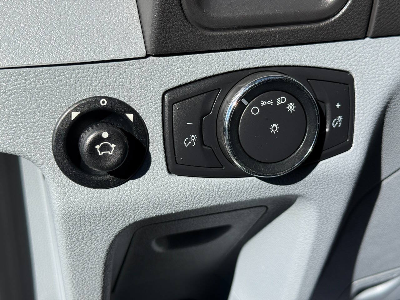 Used 2017 Ford Transit 350 XLT RWD image 15