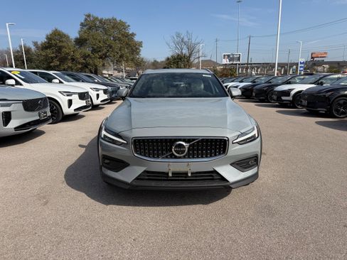 New 2026 Volvo V60 B5 Cross Country Ultra w/ Protection Package Premier image 6