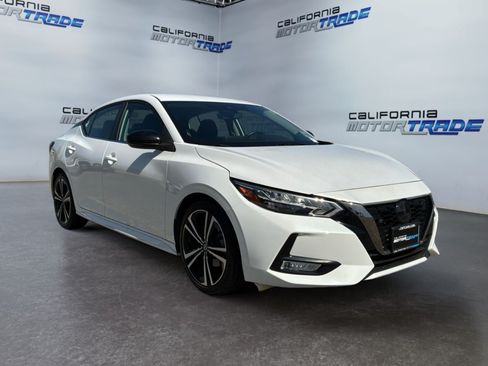 Used 2023 Nissan Sentra SR w/ Electronics Package FWD image 3