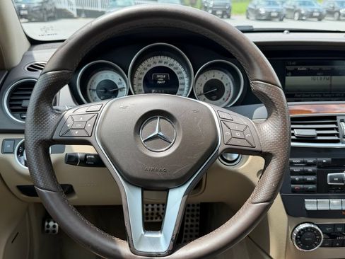 Used 2014 Mercedes-Benz C 250 Coupe image 21