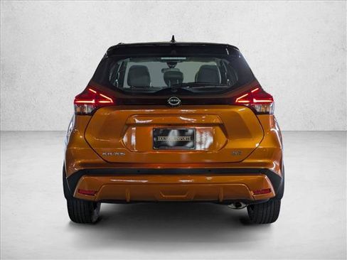 Used 2023 Nissan Kicks SR w/ SR Premium Package FWD image 6