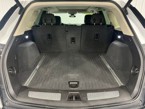 Used 2019 Cadillac XT5 Luxury w/ LPO, Black Ice Package image 7