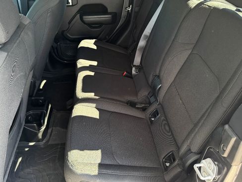 Used 2023 Jeep Gladiator Sport image 12