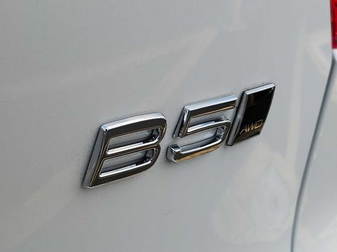 Used 2025 Volvo XC40 B5 Ultra w/ Protection Package Premier image 28