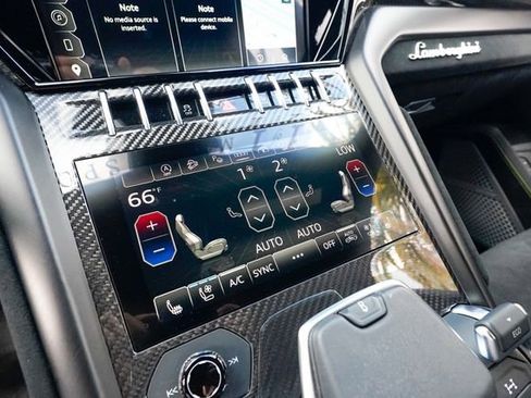 Used 2023 Lamborghini Urus Performante image 73