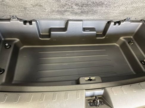 Used 2022 Chevrolet Traverse RS image 26