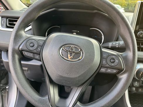 Used 2025 Toyota RAV4 LE image 27