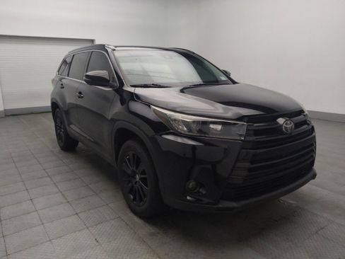Used 2019 Toyota Highlander SE FWD image 13