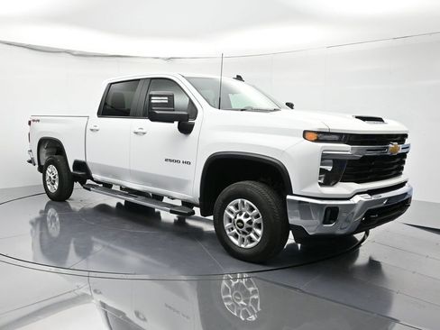 Certified 2025 Chevrolet Silverado 2500 LT w/ Convenience Package image 3