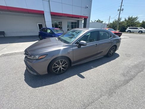 Used 2021 Toyota Camry SE FWD image 8