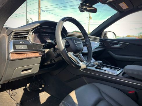Used 2019 Audi Q8 Premium image 27