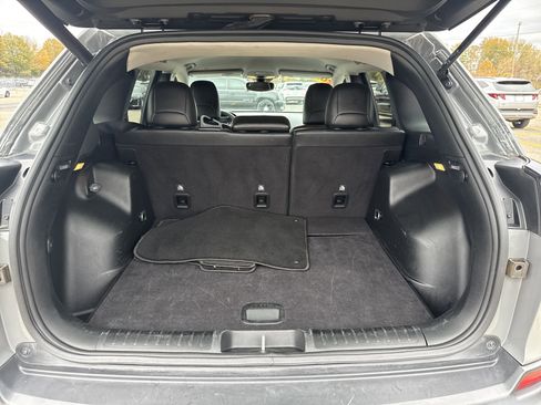 Used 2023 Jeep Cherokee Altitude Lux image 8